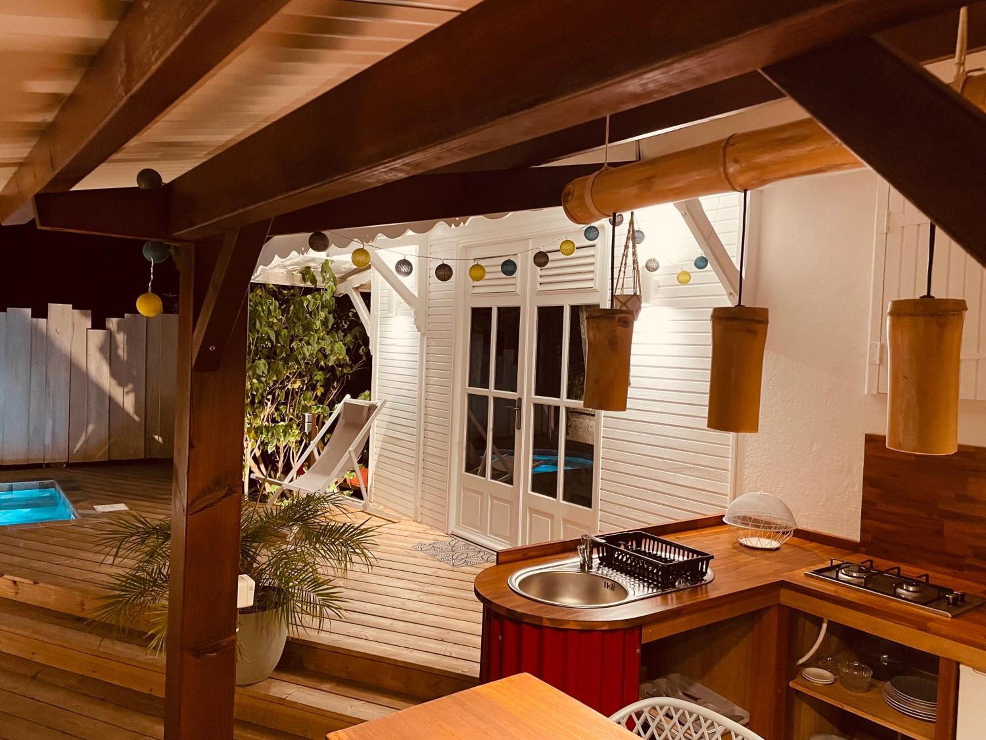 Les Coulirooms - Suite Avec Jacuzzi Et Grande Terrasse Sainte-Anne  Esterno foto