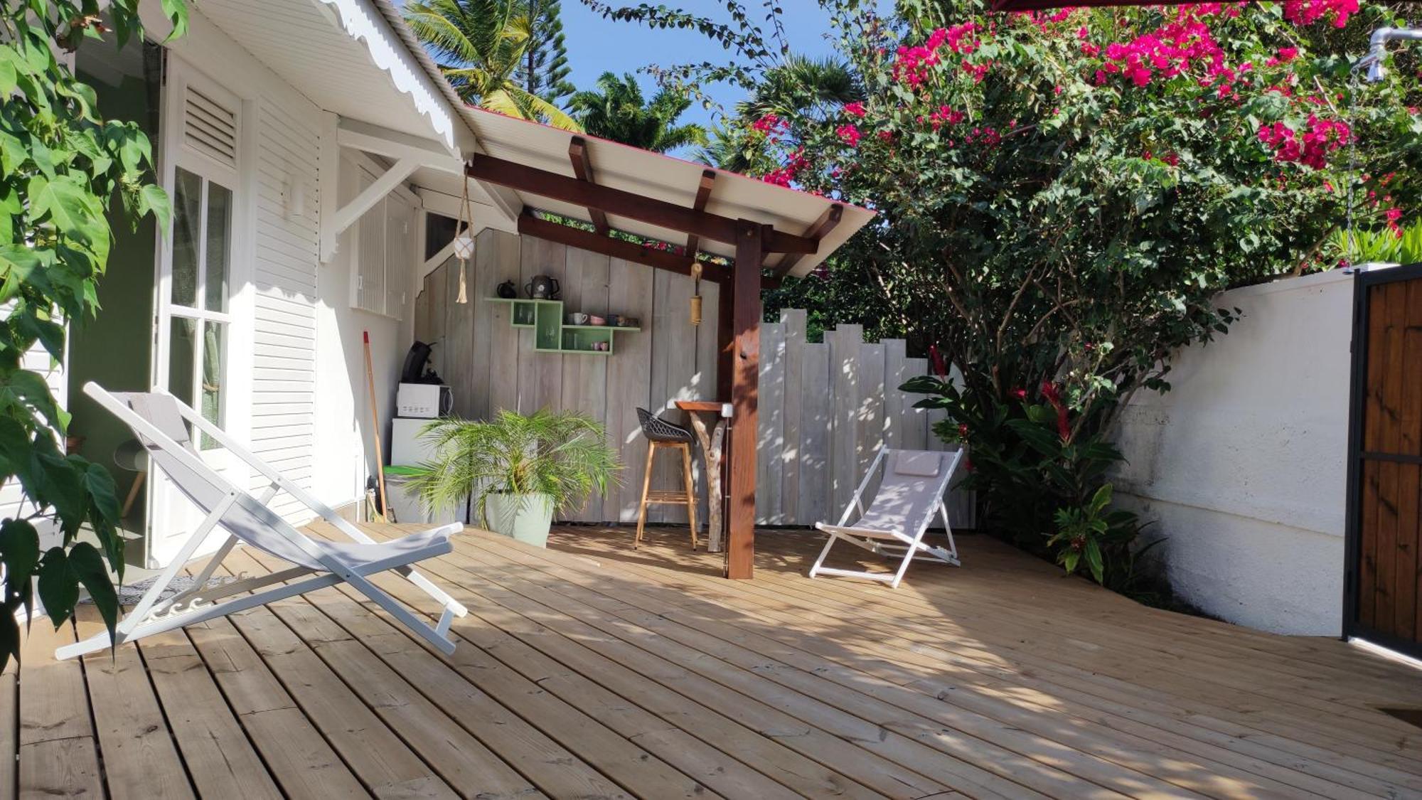 Les Coulirooms - Suite Avec Jacuzzi Et Grande Terrasse Sainte-Anne  Esterno foto