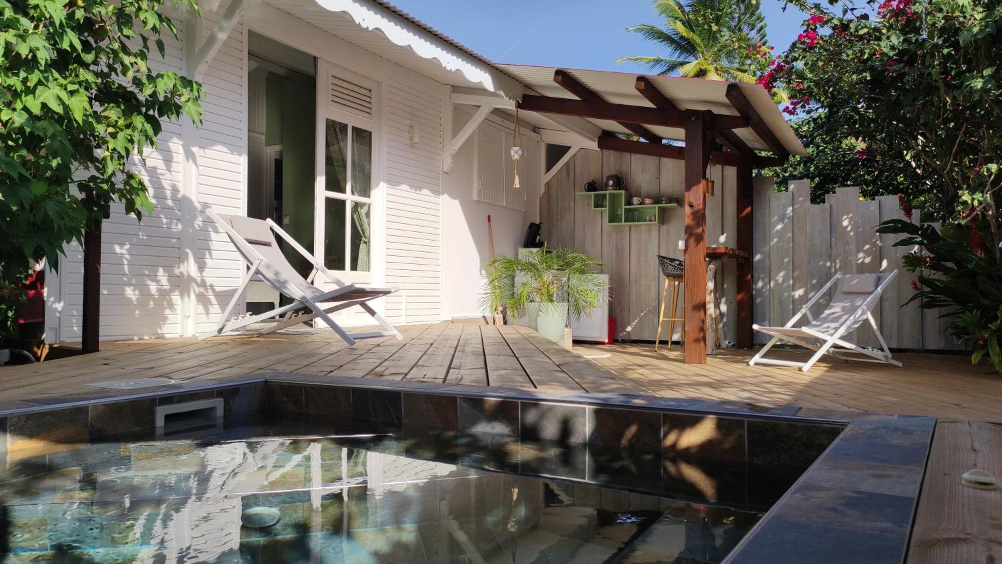 Les Coulirooms - Suite Avec Jacuzzi Et Grande Terrasse Sainte-Anne  Esterno foto