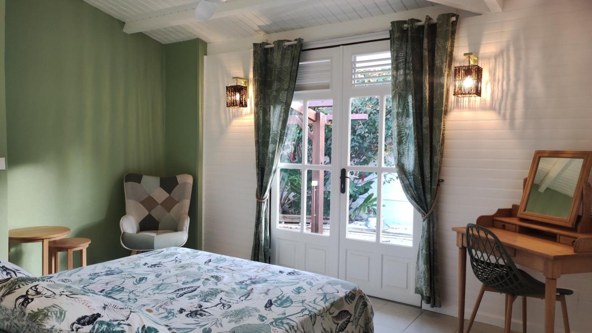 Les Coulirooms - Suite Avec Jacuzzi Et Grande Terrasse Sainte-Anne  Esterno foto